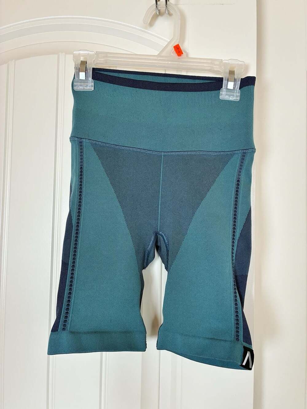 Athleta Legend Seamless Bike Shorts Size XXS Blue Green Colorblock